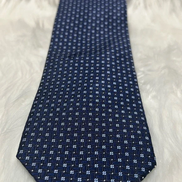 NWT Brooks Brothers Elegant Blue Patterned Men's Tie - Picture 1 of 7